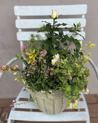 アーティフィシャルフラワーを使ったフラワーアレンジメント教室